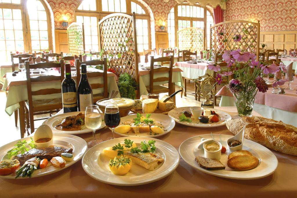 Le Relais De L'Aubrac Hotel นาสบินาล์ส ภายนอก รูปภาพ